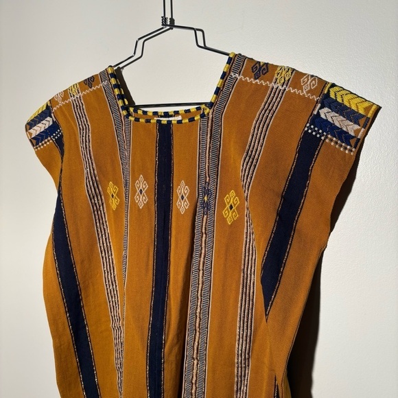 A Mano Project Handmade Huipil - Picture 5 of 5